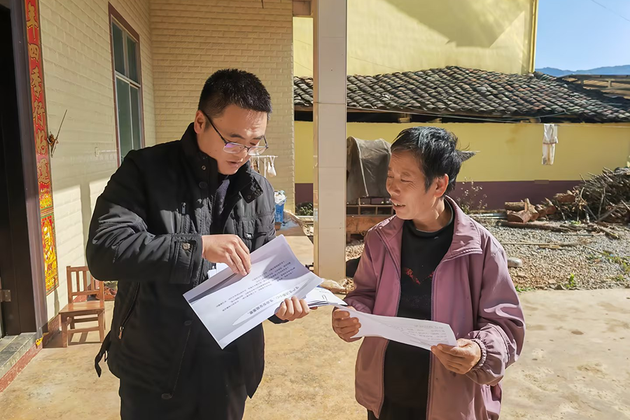 文山网红短视频制作公司 通讯:西畴“网红”李华明的成名“路”