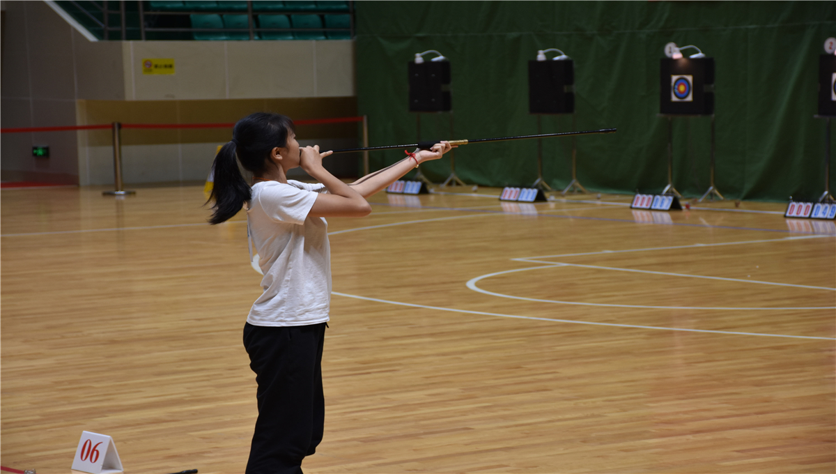 云南省第十二届民族运动会吹枪比赛现场